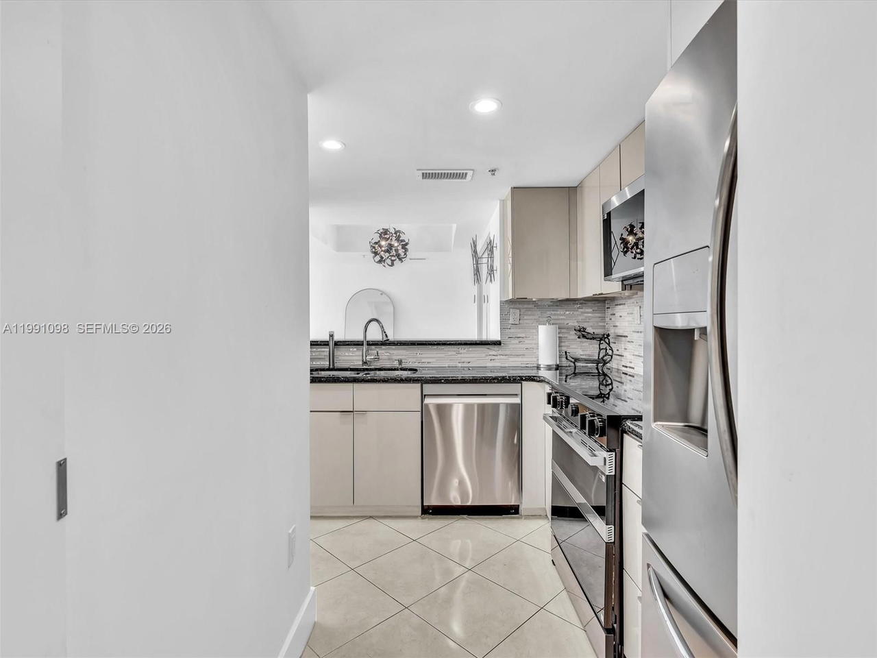 Real estate property located at 650 West Ave #1605, Miami-dade, The Floridian Condo, Miami Beach, FL
