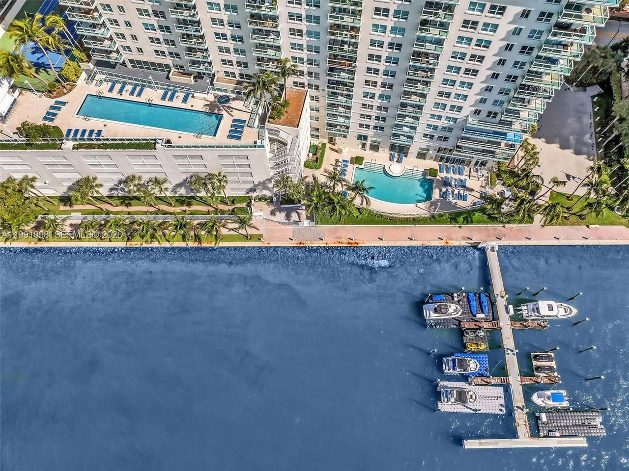 Real estate property located at 650 West Ave #1605, Miami-dade, The Floridian Condo, Miami Beach, FL