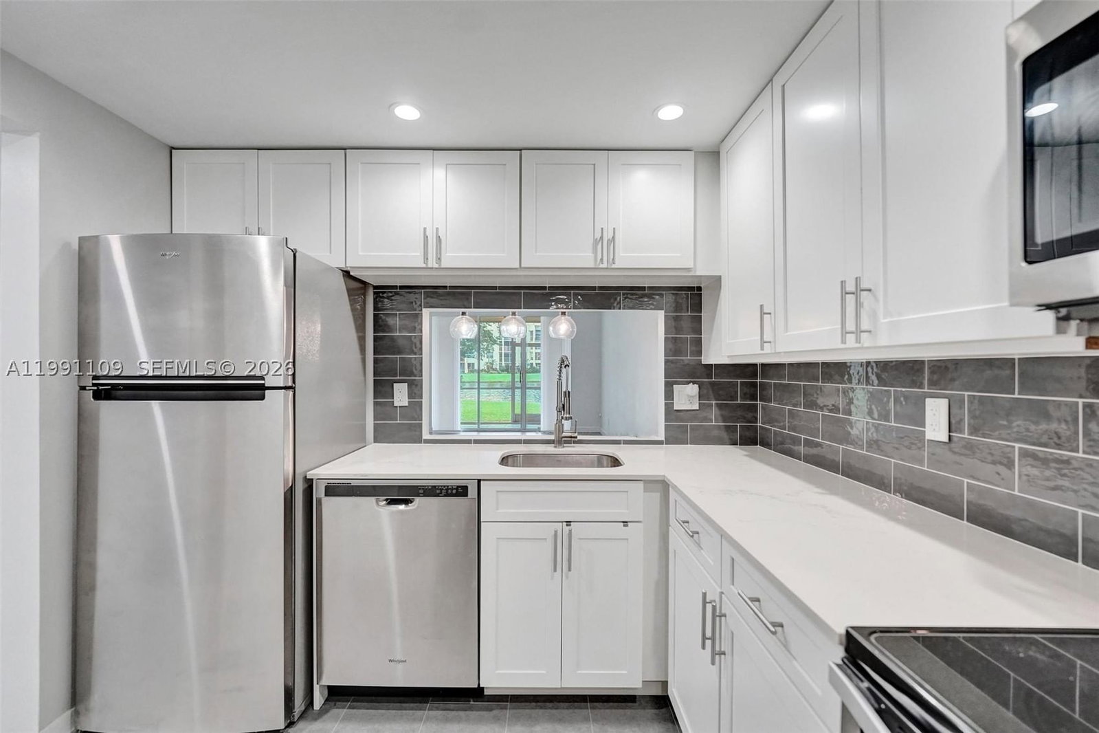 Real estate property located at 9330 Lagoon Pl #109, Broward, Poinciana 12 Pine Island, Davie, FL