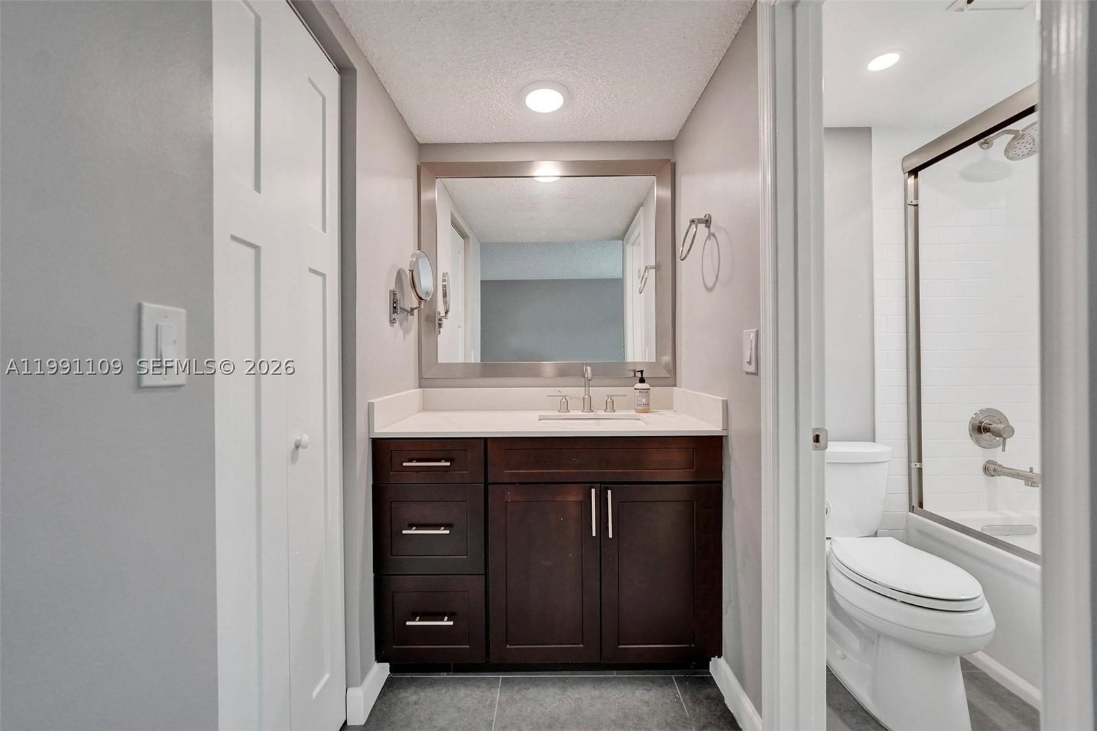Real estate property located at 9330 Lagoon Pl #109, Broward, Poinciana 12 Pine Island, Davie, FL