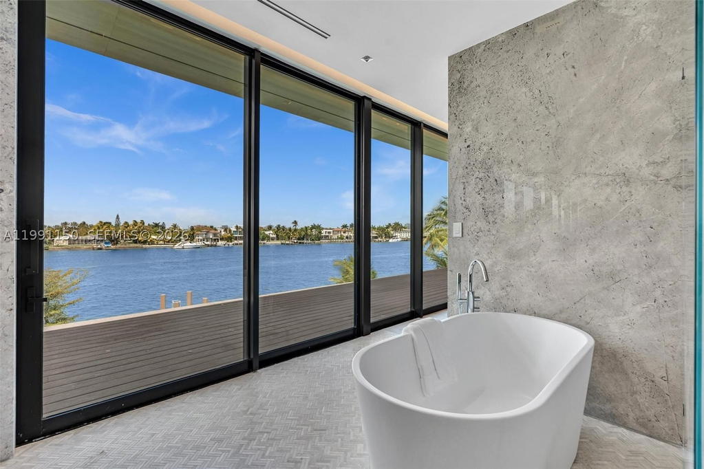 Real estate property located at 535 Shore Dr, Miami-dade, Normandy Golf Course, Miami Beach, FL