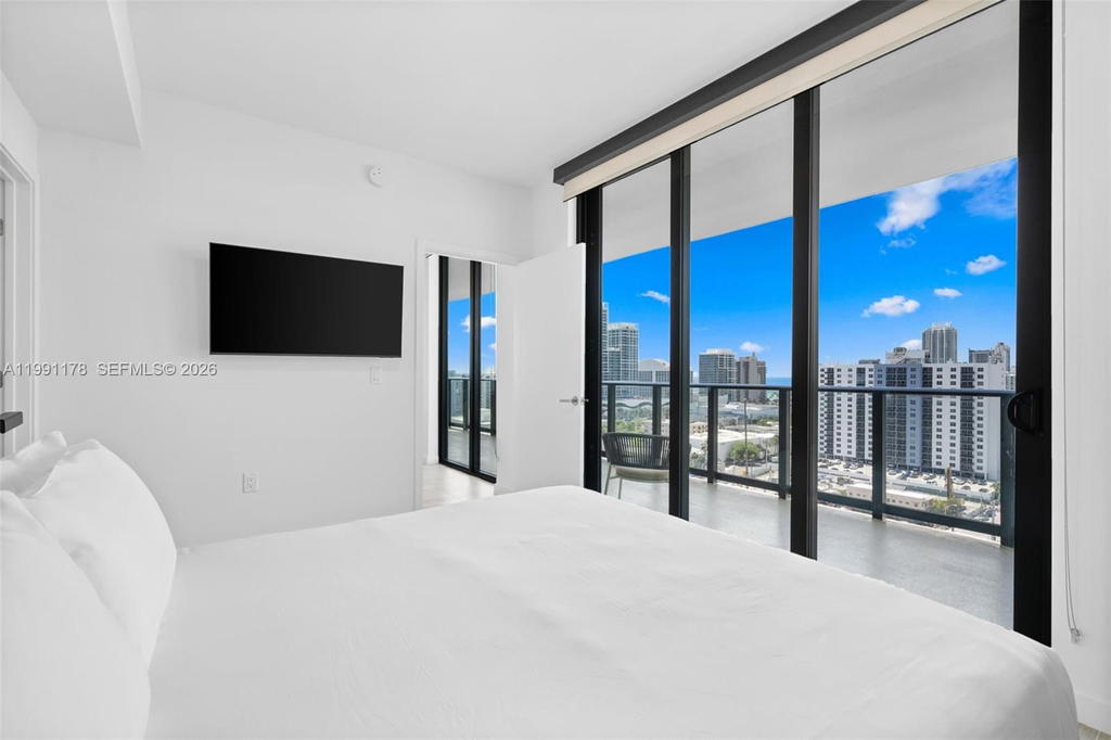 Real estate property located at 580 72nd St #1402, Miami-dade, 72 Park Condo, Miami Beach, FL