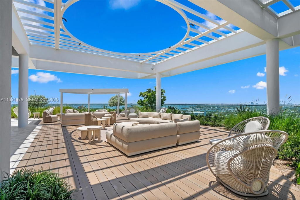 Real estate property located at 580 72nd St #1402, Miami-dade, 72 Park Condo, Miami Beach, FL