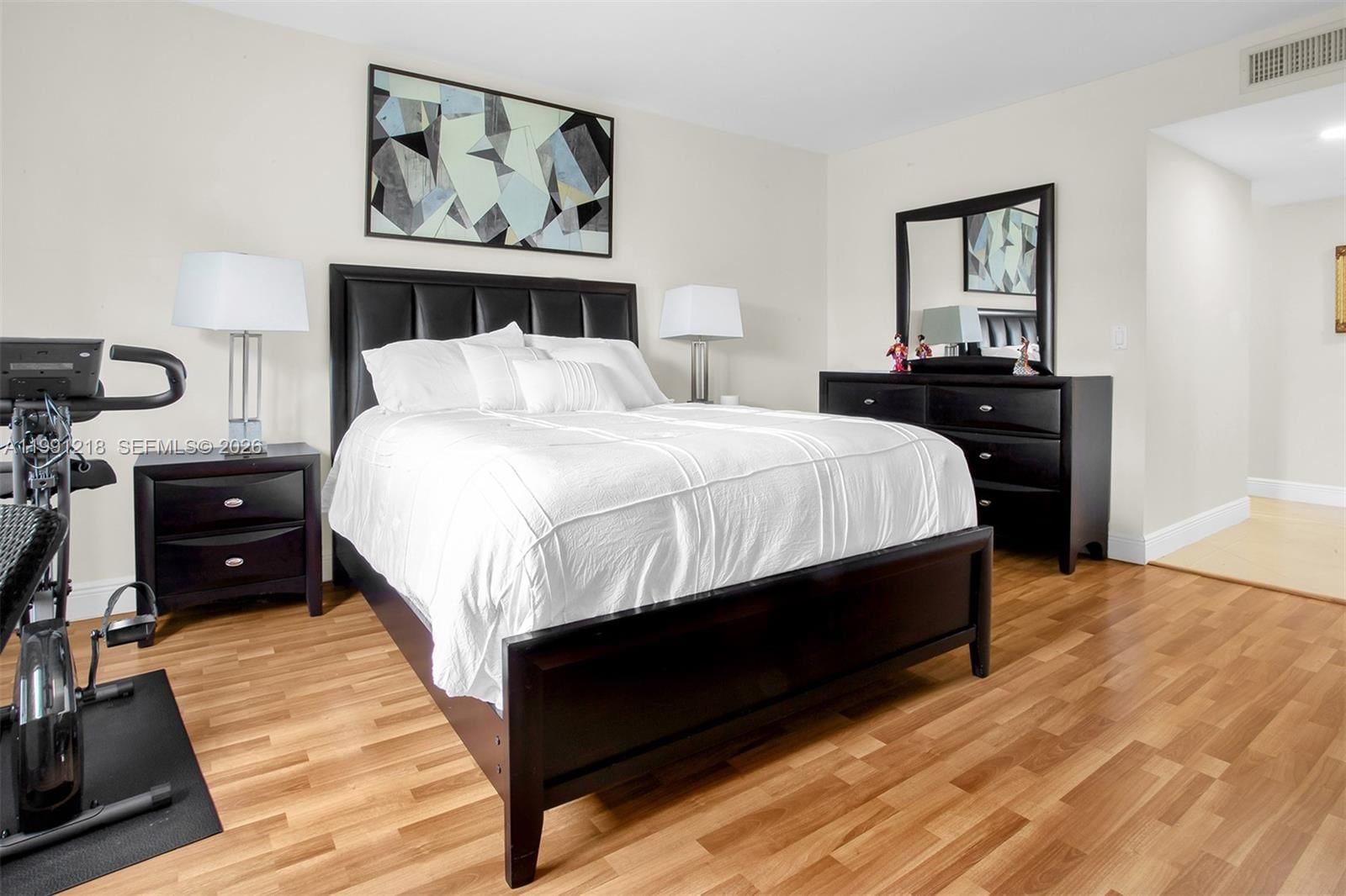 Real estate property located at 304 Racquet Club Rd #203, Broward, Gardens At Bonaventure 11, Weston, FL