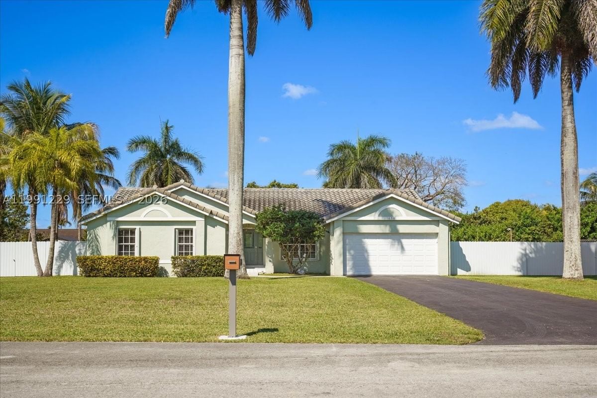 Real estate property located at 1650 14th Ter, Miami-dade, Redlands Best, Homestead, FL