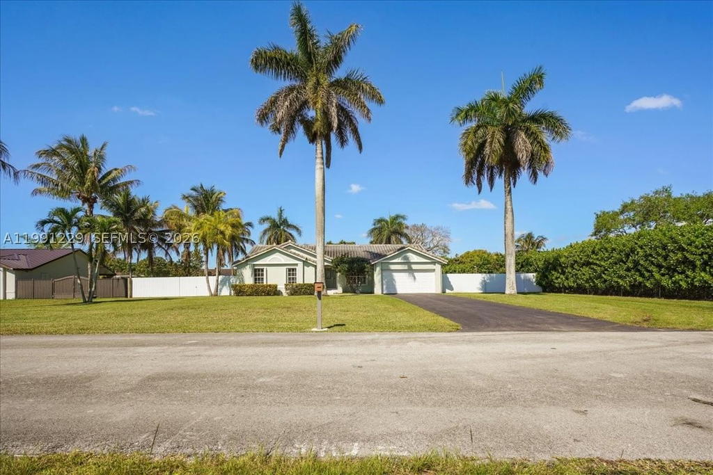 Real estate property located at 1650 14th Ter, Miami-dade, Redlands Best, Homestead, FL