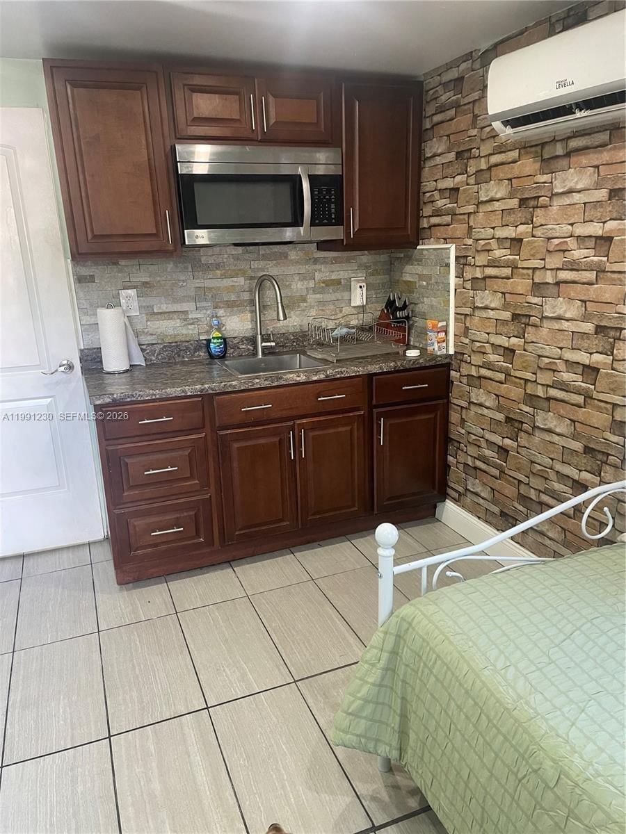 Real estate property located at 316 24th Ave, Broward, Hollywood Little Ranches, Hollywood, FL