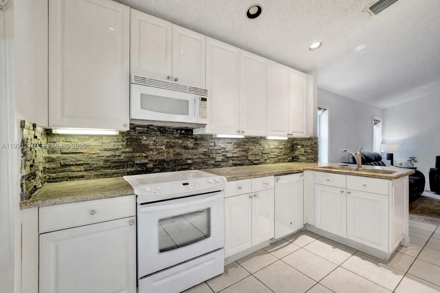 Real estate property located at 1080 Briar Ridge Rd, Broward, Sector 3 - Parcels C D E, Weston, FL