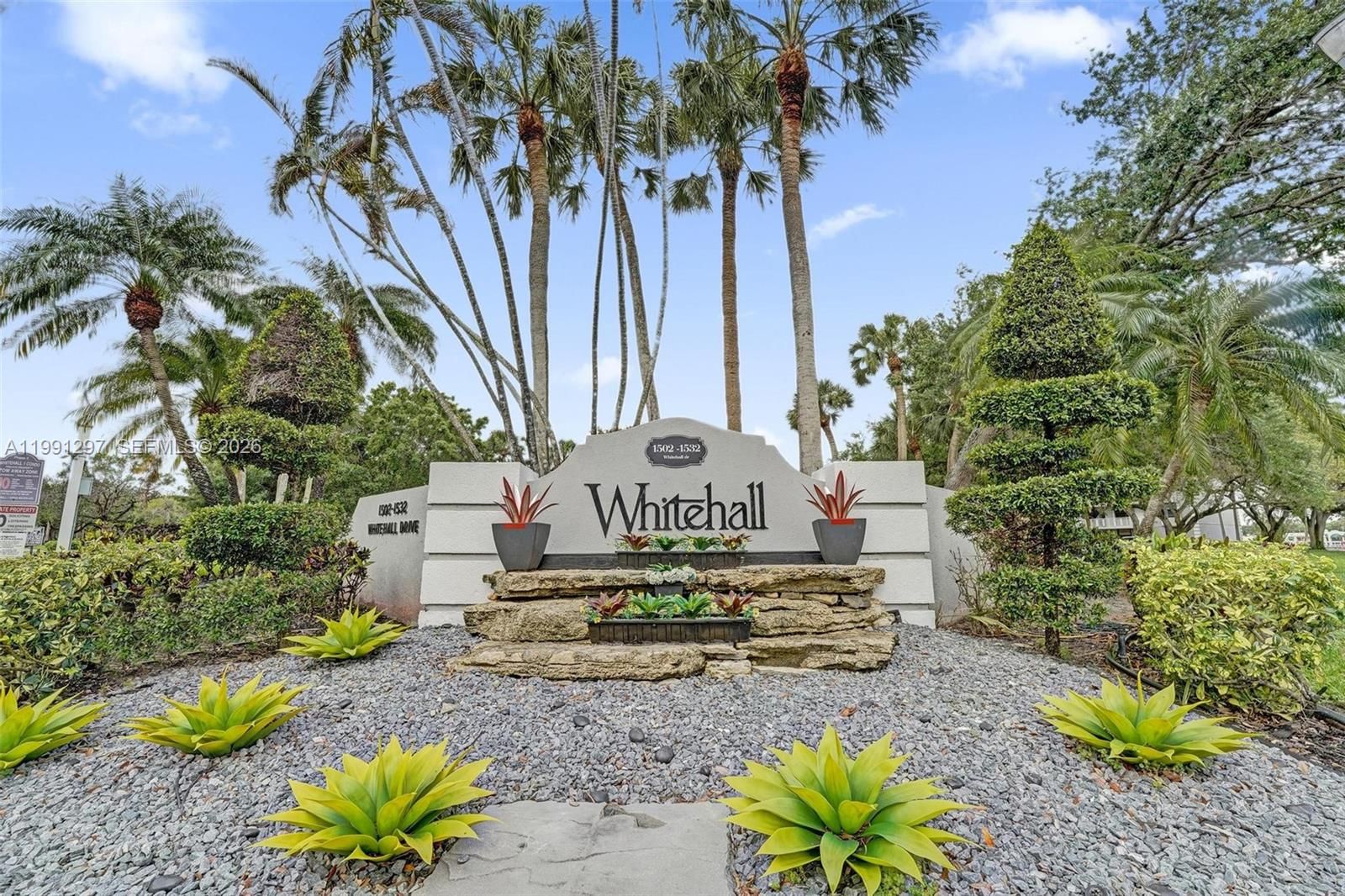 Real estate property located at 1502 Whitehall Dr #205, Broward, Condo 1 Of Whitehall Cond, Davie, FL