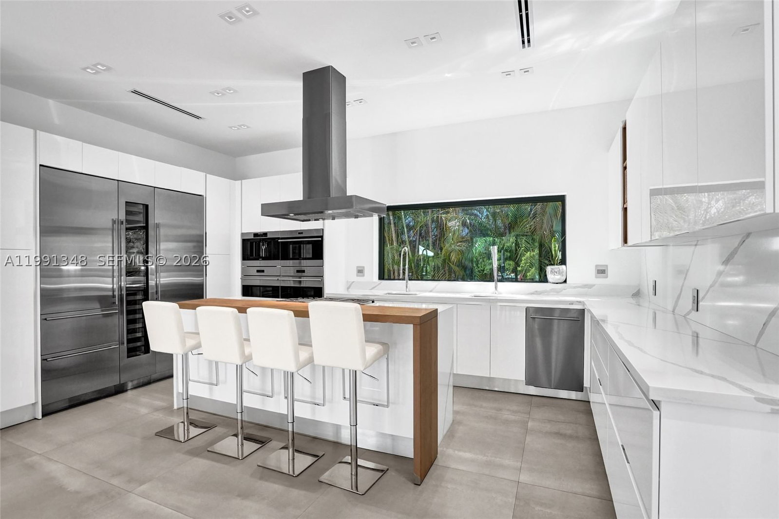Real estate property located at 2120 197th Ter, Miami-dade, ¤skylake, Miami, FL