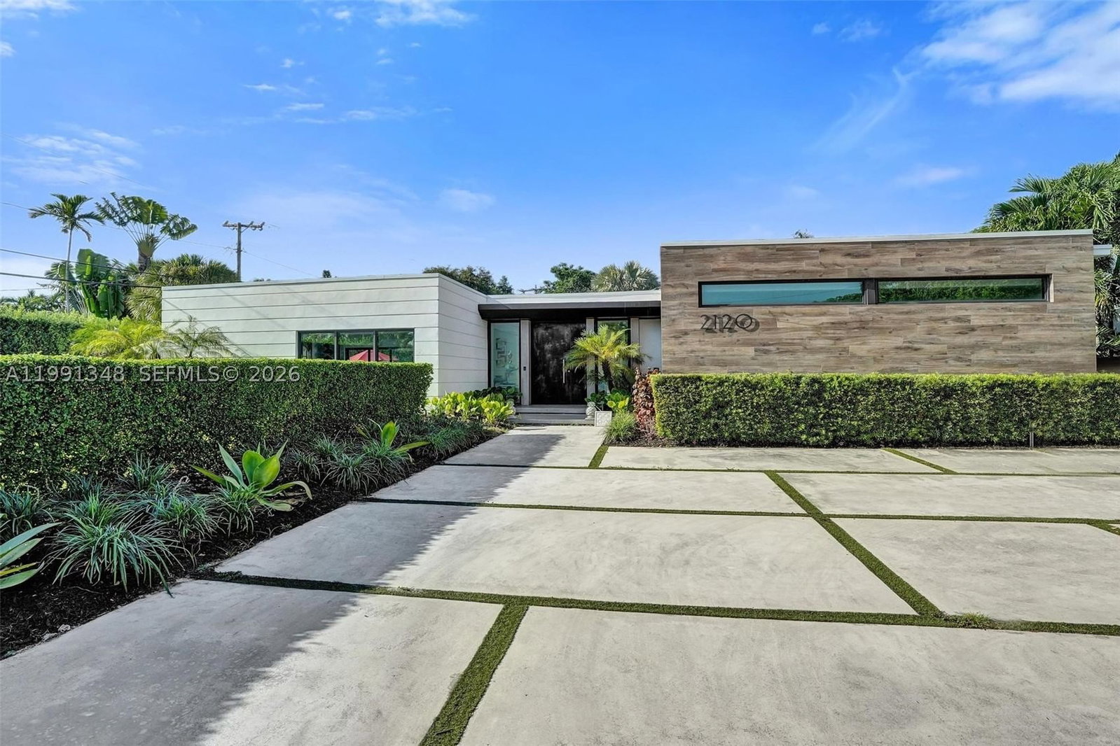 Real estate property located at 2120 197th Ter, Miami-dade, ¤skylake, Miami, FL