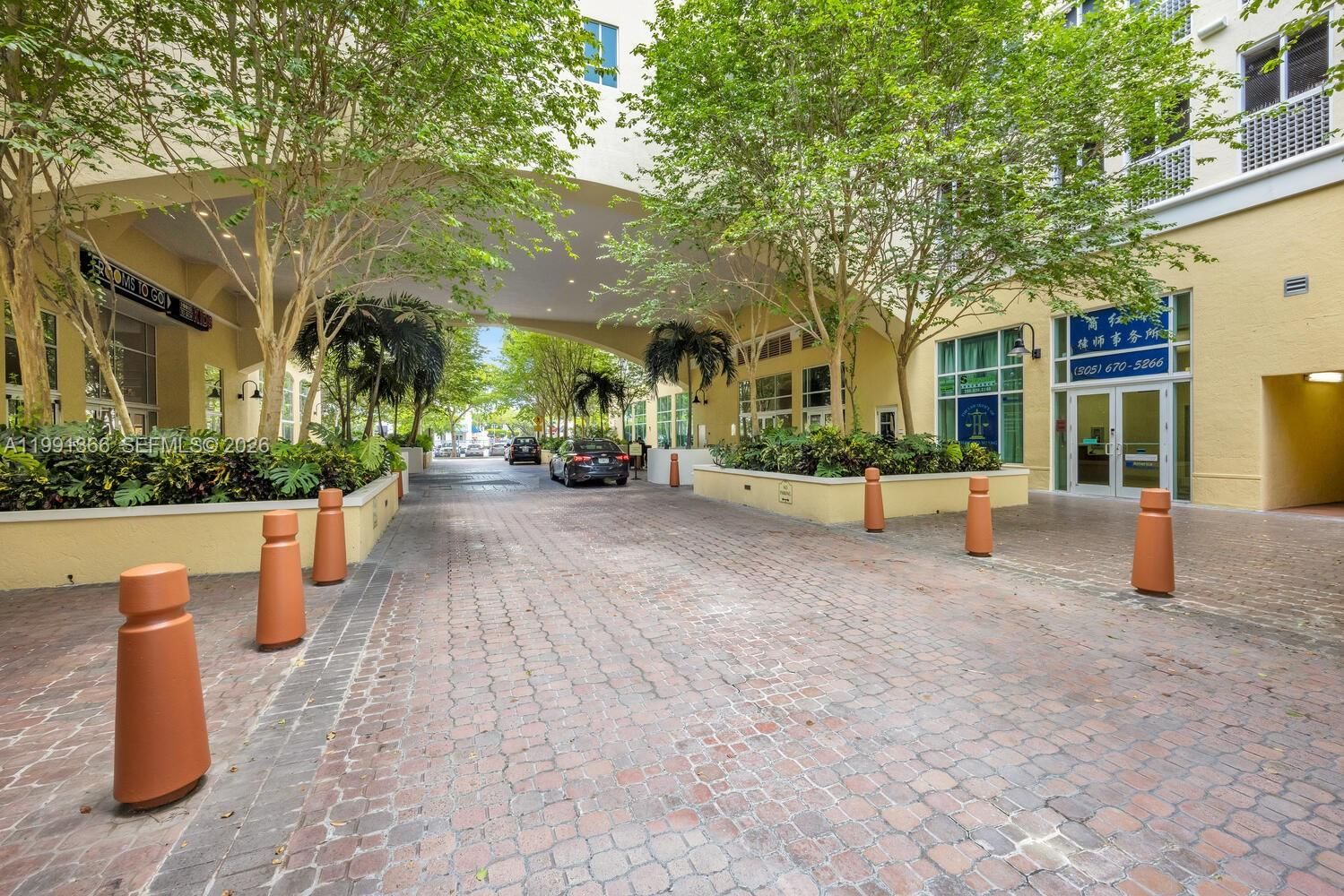 Real estate property located at 7350 89th St #1511S, Miami-dade, Toscano Condo, Miami, FL