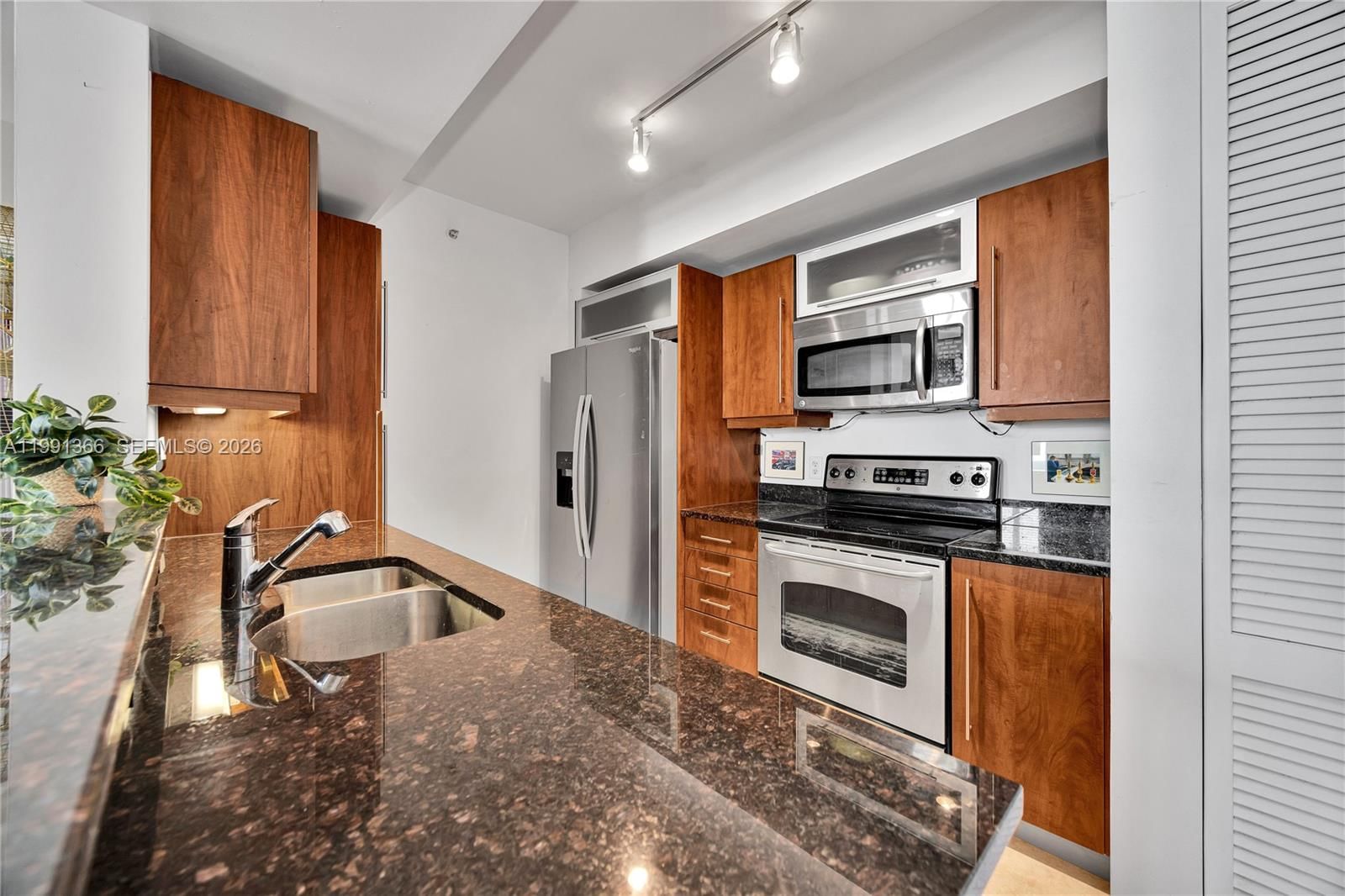 Real estate property located at 7350 89th St #1511S, Miami-dade, Toscano Condo, Miami, FL