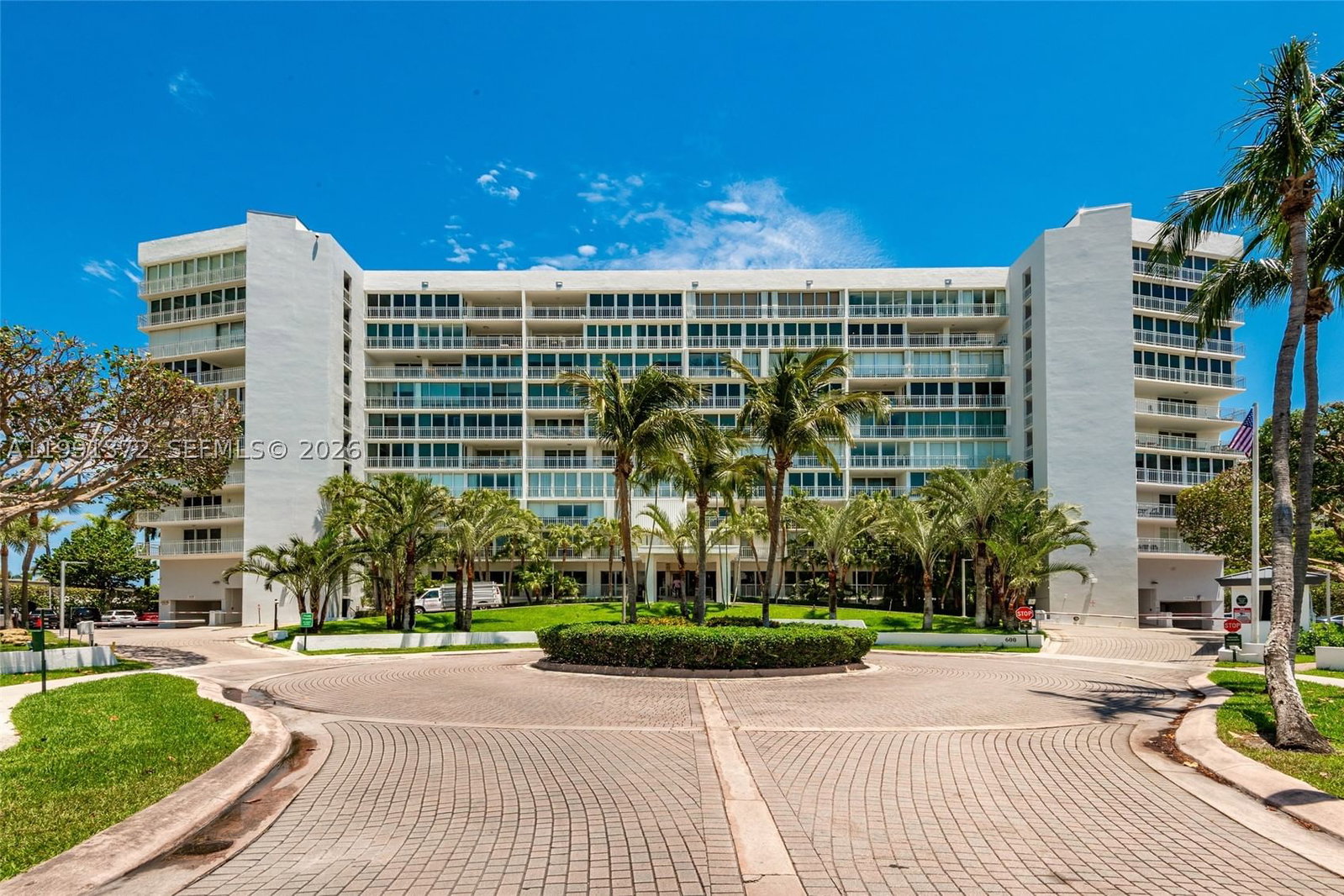 Real estate property located at 600 Grapetree Dr #9GN, Miami-dade, Mar-azul Condo, Key Biscayne, FL