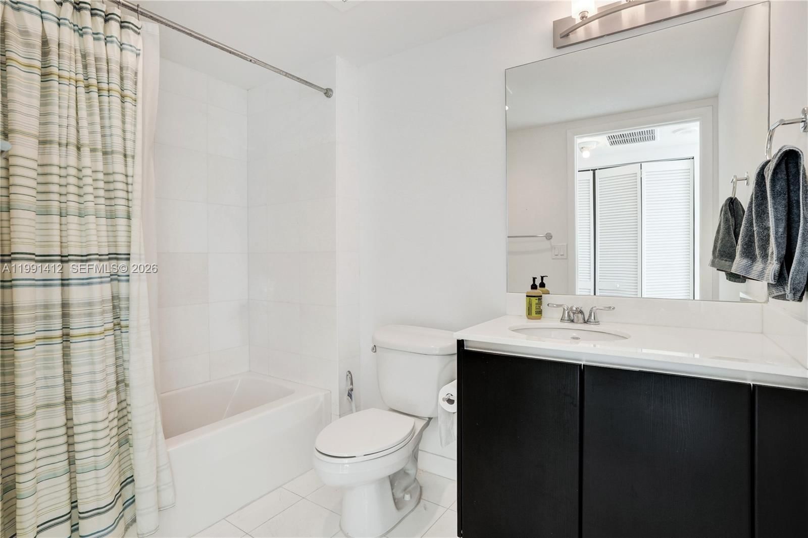 Real estate property located at 665 25th St #2105, Miami-dade, Onyx On The Bay Condo, Miami, FL