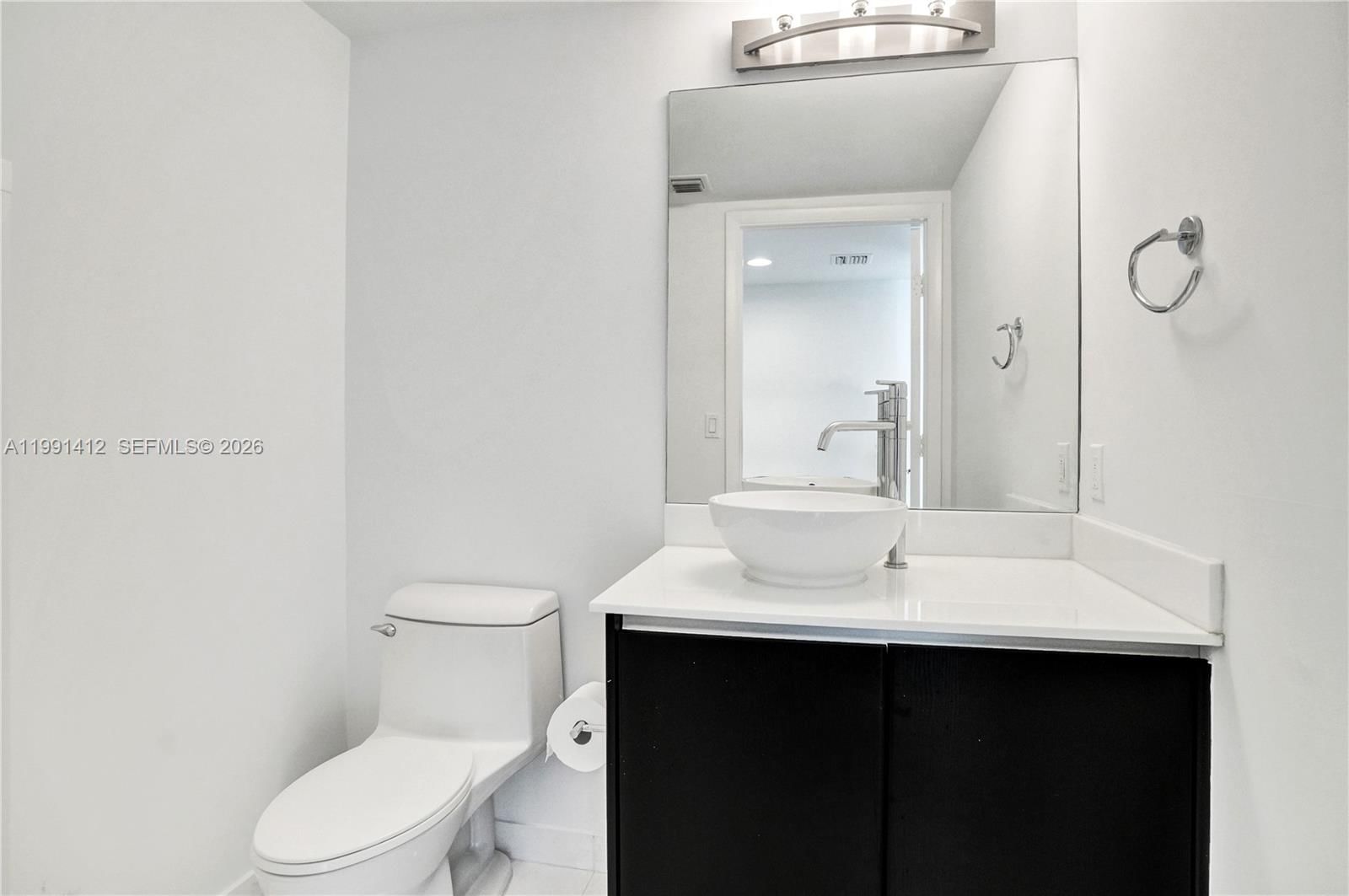 Real estate property located at 665 25th St #2105, Miami-dade, Onyx On The Bay Condo, Miami, FL