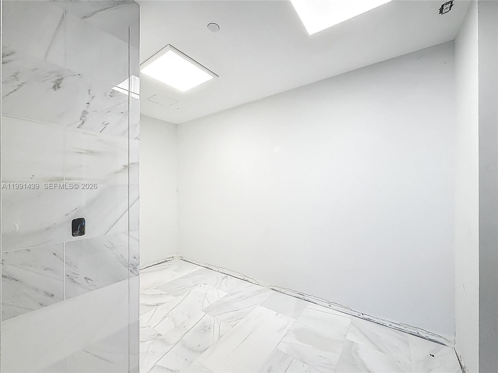Real estate property located at 19575 Collins Ave #5, Miami-dade, Regalia Condo, Sunny Isles Beach, FL