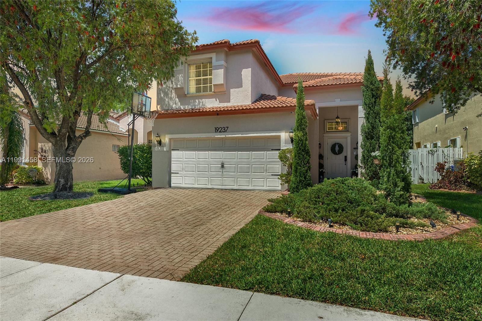 Real estate property located at 19237 13th St, Broward, Ameritrail Section Iii, Pembroke Pines, FL