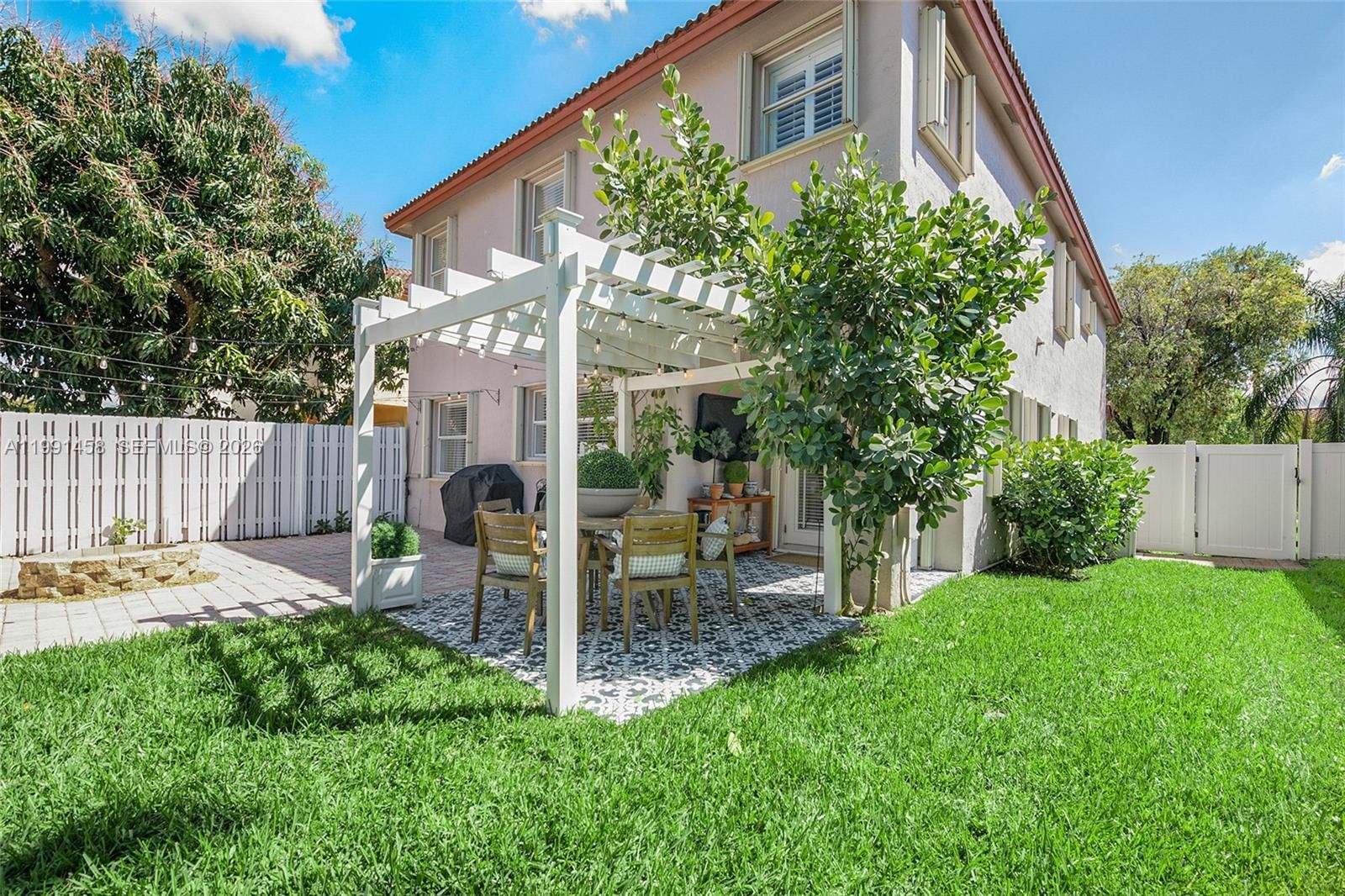 Real estate property located at 19237 13th St, Broward, Ameritrail Section Iii, Pembroke Pines, FL