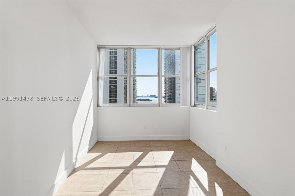 Real estate property located at 2200 4th Ave #1002, Miami-dade, Edgewater Lofts Condo, Miami, FL