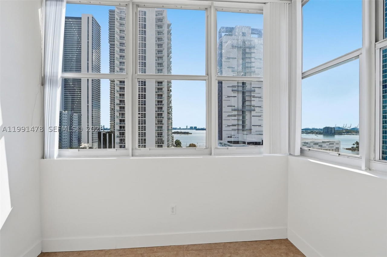 Real estate property located at 2200 4th Ave #1002, Miami-dade, Edgewater Lofts Condo, Miami, FL