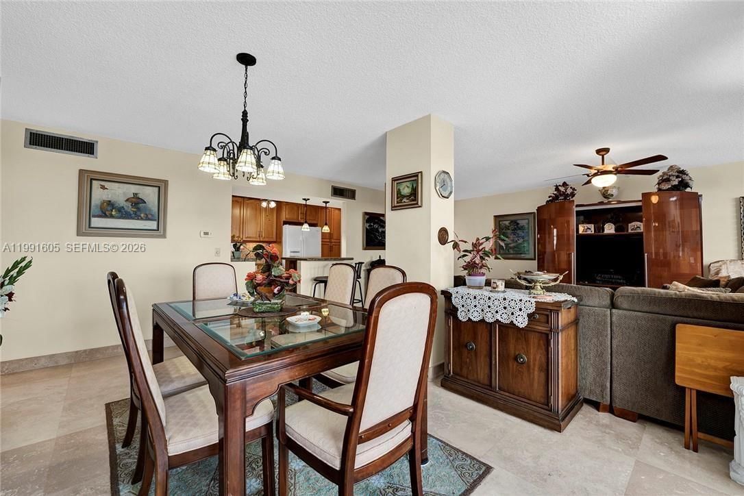 Real estate property located at 1400 Ocean Dr #1004, Broward, Trafalgar Towers Condomin, Hollywood, FL