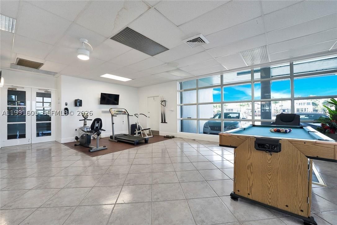 Real estate property located at 1400 Ocean Dr #1004, Broward, Trafalgar Towers Condomin, Hollywood, FL