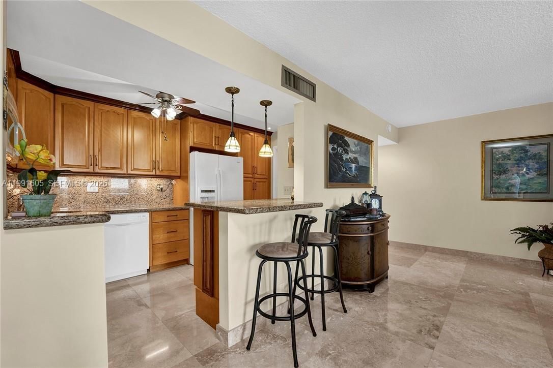 Real estate property located at 1400 Ocean Dr #1004, Broward, Trafalgar Towers Condomin, Hollywood, FL