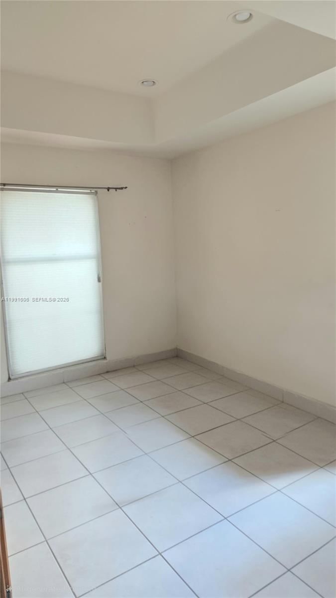 Real estate property located at 15615 42nd Ter, Miami-dade, Lakes Of The Meadow Sec 5, Miami, FL