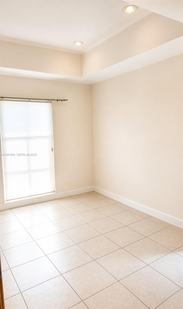 Real estate property located at 15615 42nd Ter, Miami-dade, Lakes Of The Meadow Sec 5, Miami, FL