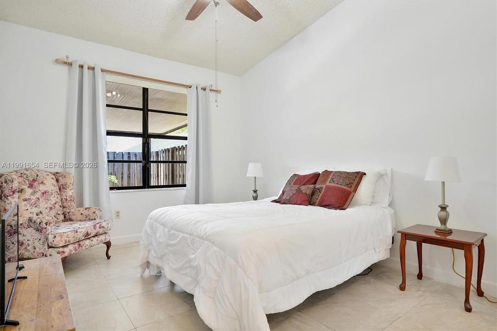 Real estate property located at 6723 188th Ter, Miami-dade, Country Lake Manors Townh, Hialeah, FL