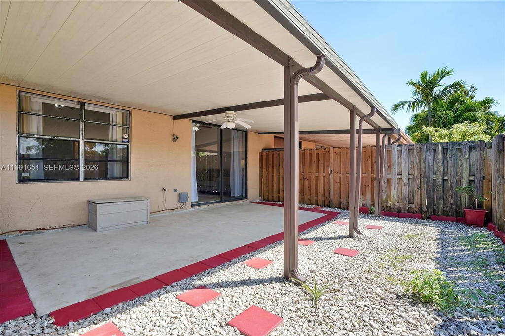 Real estate property located at 6723 188th Ter, Miami-dade, Country Lake Manors Townh, Hialeah, FL