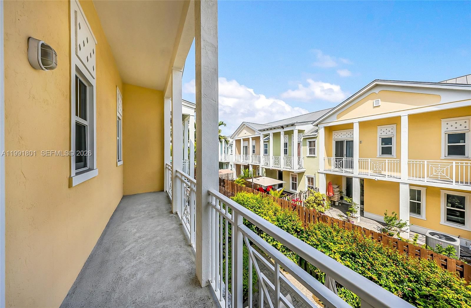 Real estate property located at 10711 75th Ln, Miami-dade, Reserve At Doral East, Doral, FL