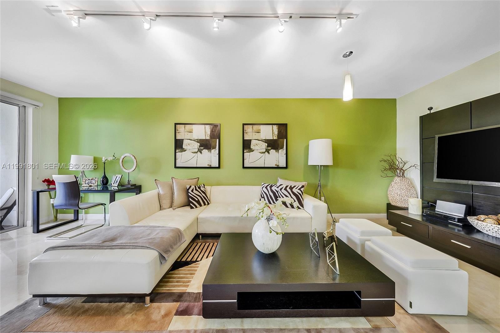 Real estate property located at 10711 75th Ln, Miami-dade, Reserve At Doral East, Doral, FL