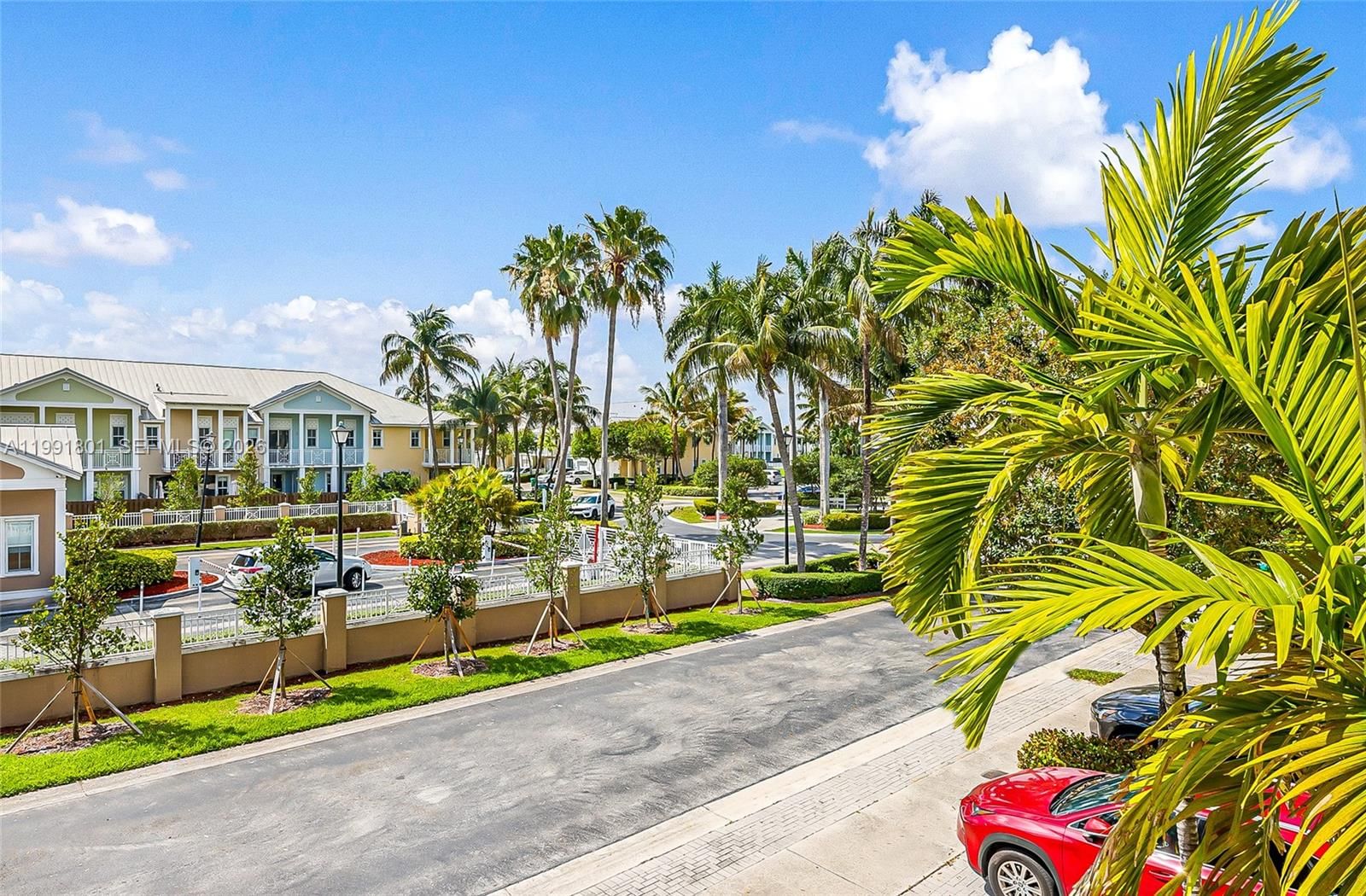 Real estate property located at 10711 75th Ln, Miami-dade, Reserve At Doral East, Doral, FL