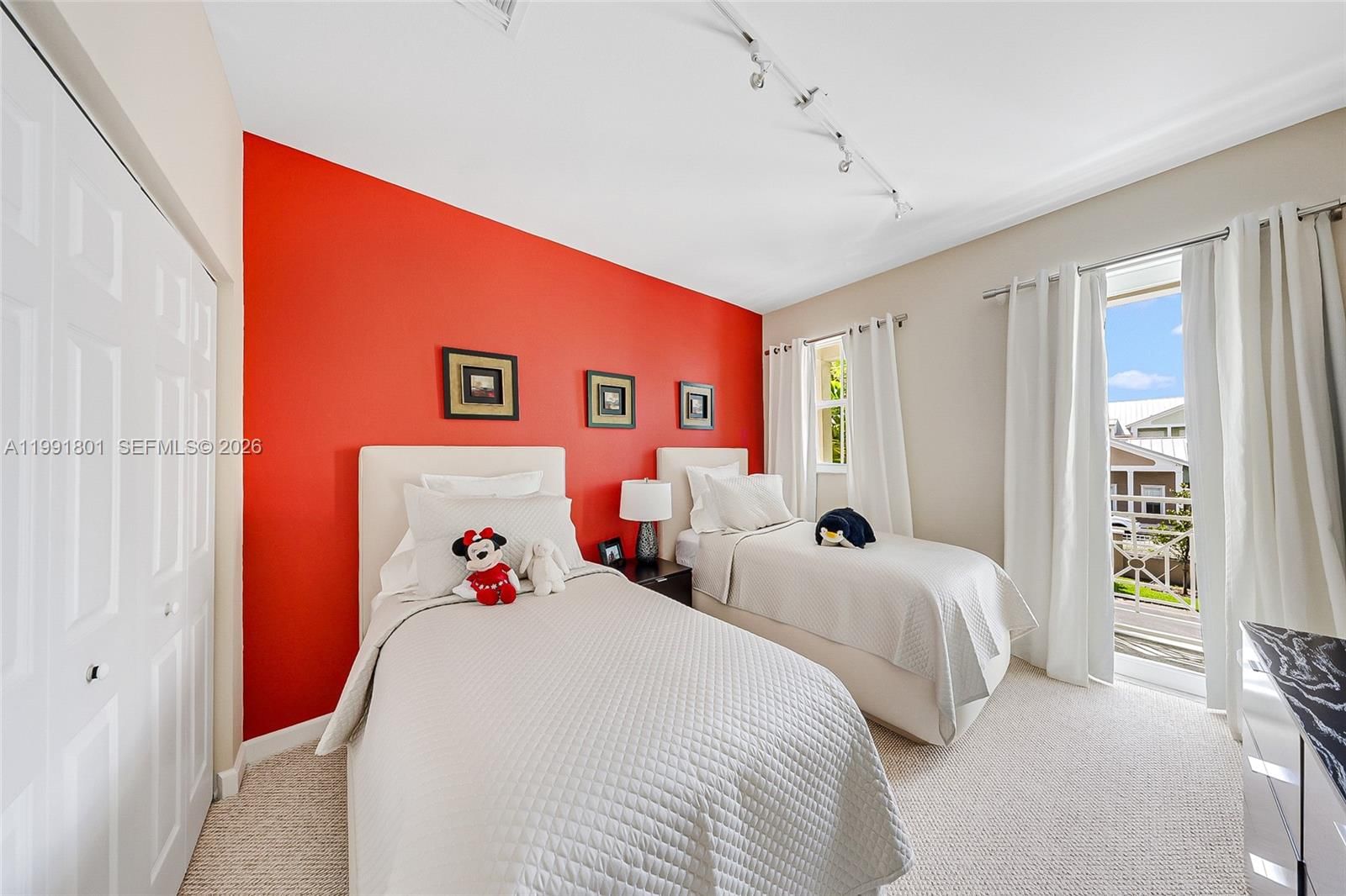 Real estate property located at 10711 75th Ln, Miami-dade, Reserve At Doral East, Doral, FL