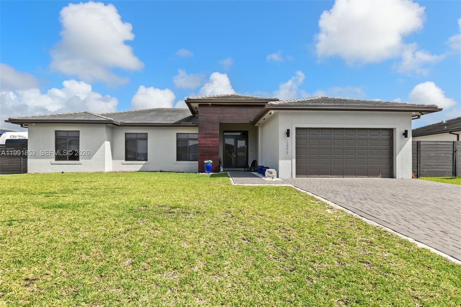 Real estate property located at 13217 227th St, Miami-dade, Southern Cove, Miami, FL