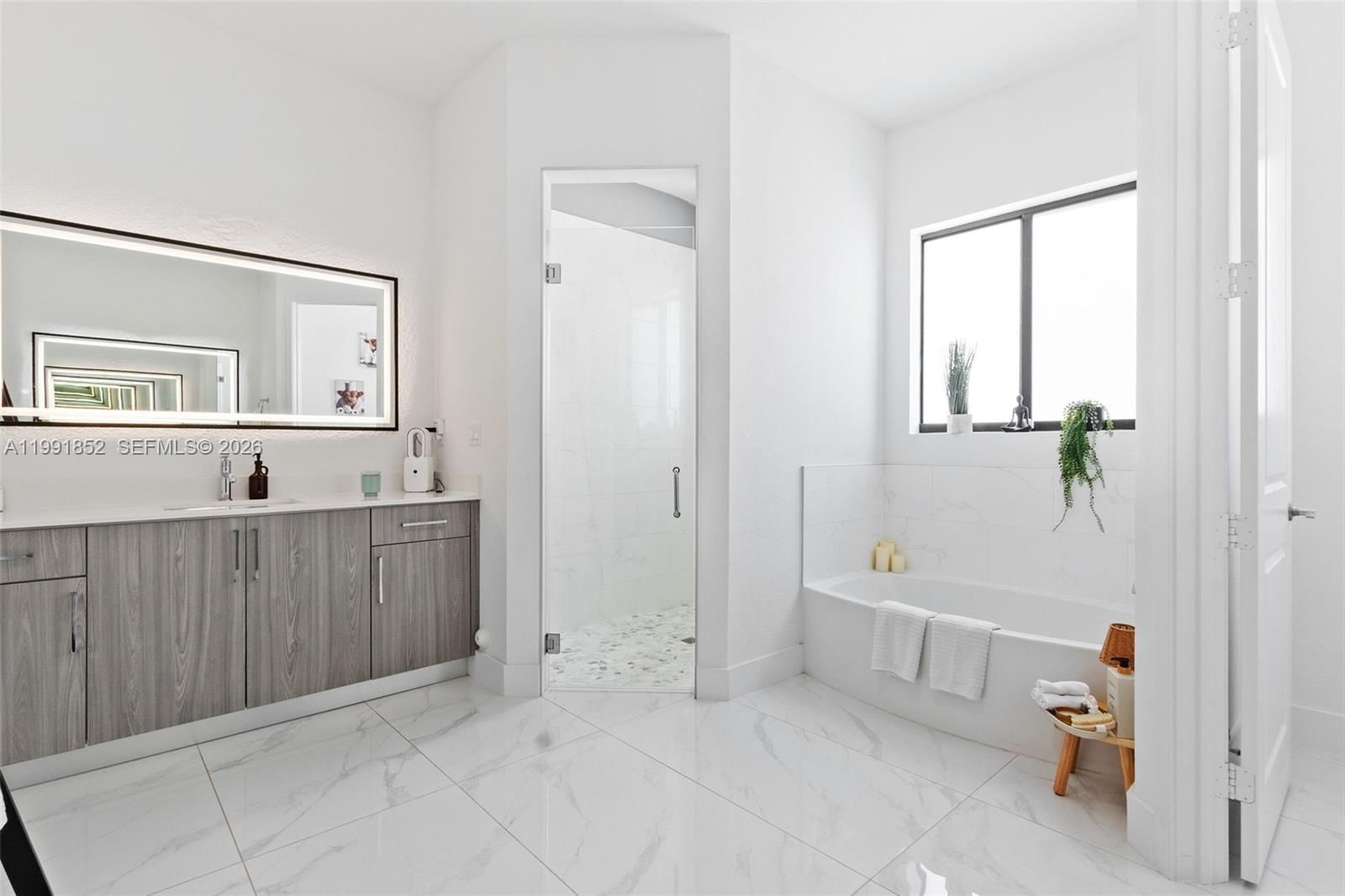 Real estate property located at 13217 227th St, Miami-dade, Southern Cove, Miami, FL