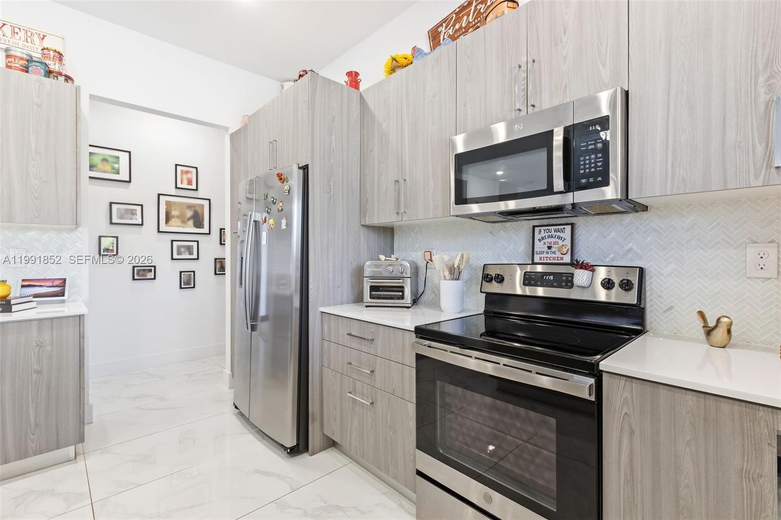 Real estate property located at 13217 227th St, Miami-dade, Southern Cove, Miami, FL