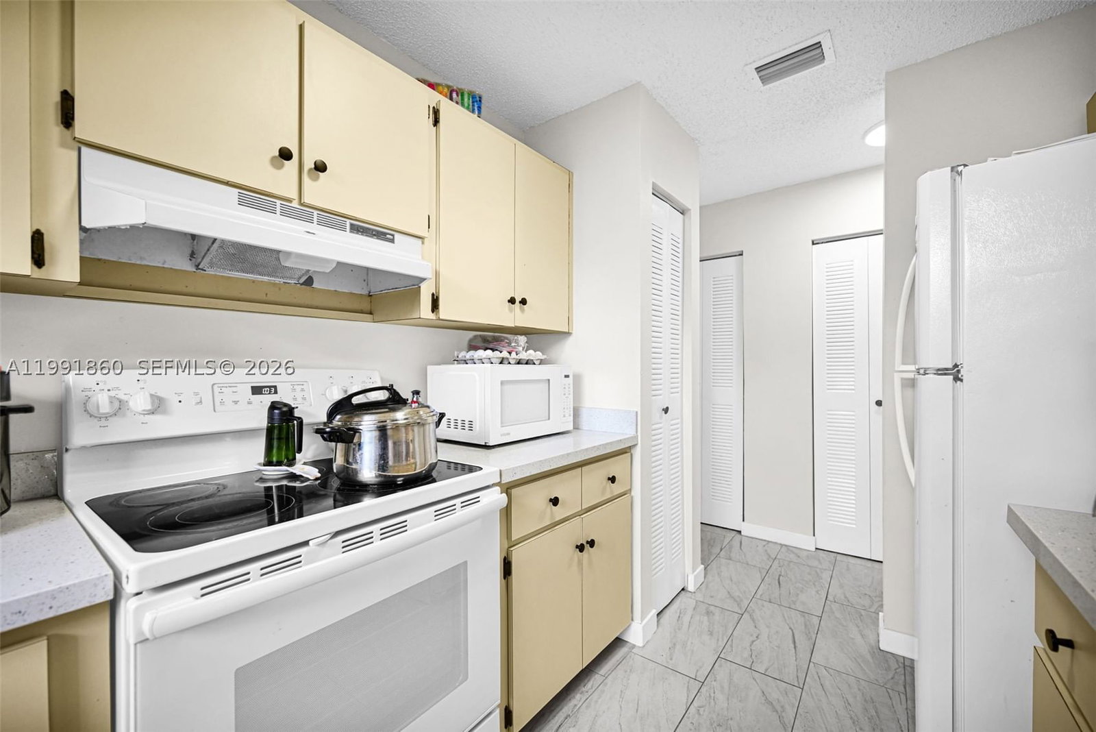 Real estate property located at 2934 94th St, Miami-dade, The Tropics Amd, Miami, FL