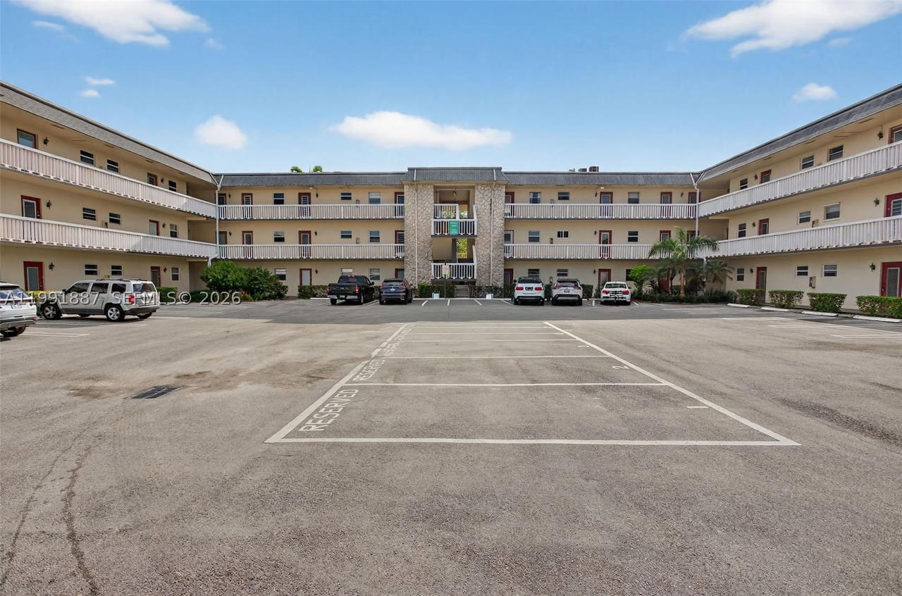 Real estate property located at 4299 16th St #310, Broward, Ashley Hall Condo, Lauderhill, FL