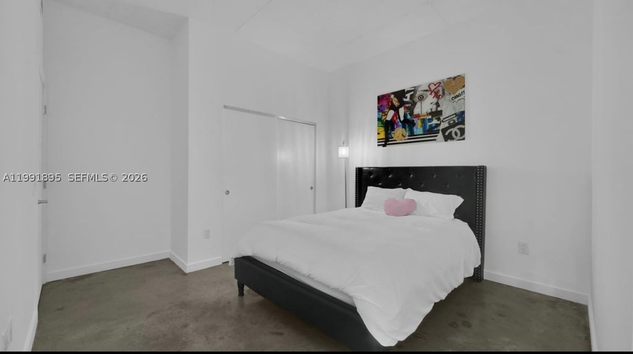Real estate property located at 151 1st St #2411, Miami-dade, Centro Condo, Miami, FL