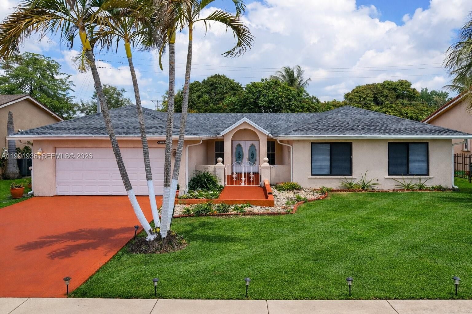 Real estate property located at 9131 Lake Miramar Cir, Broward, Homes Of Lake Miramar, Miramar, FL