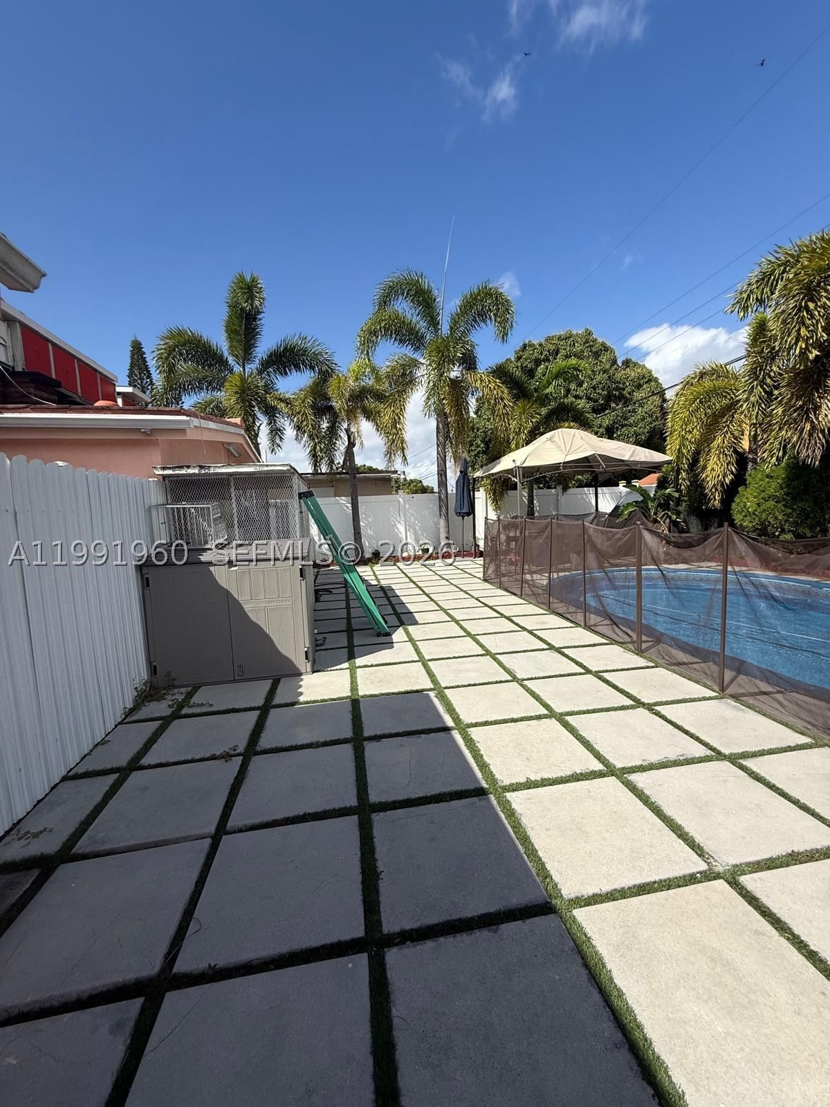 Real estate property located at 625 8th Ln, Miami-dade, Sun-tan Vill Sec 5, Hialeah, FL