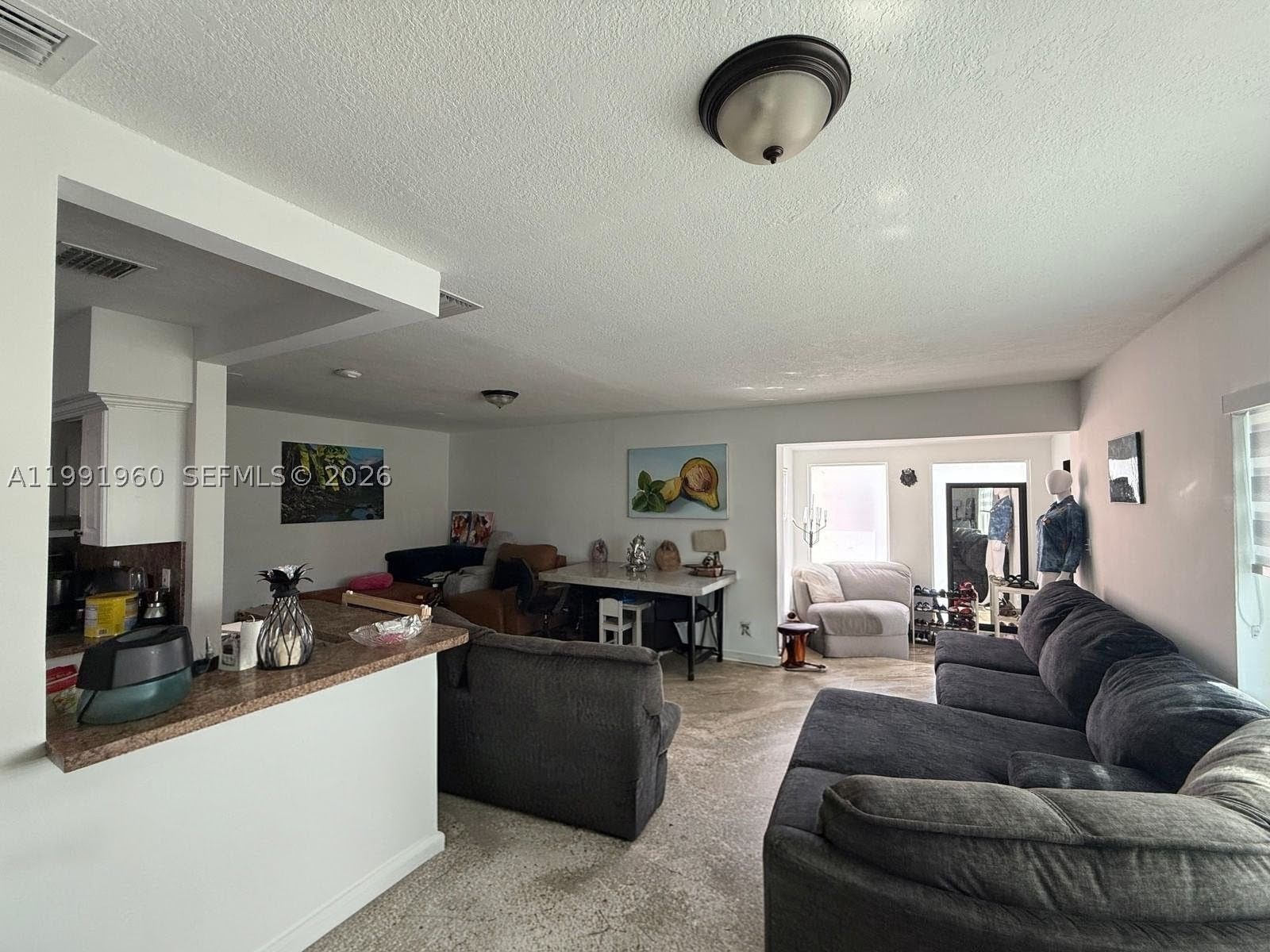 Real estate property located at 625 8th Ln, Miami-dade, Sun-tan Vill Sec 5, Hialeah, FL
