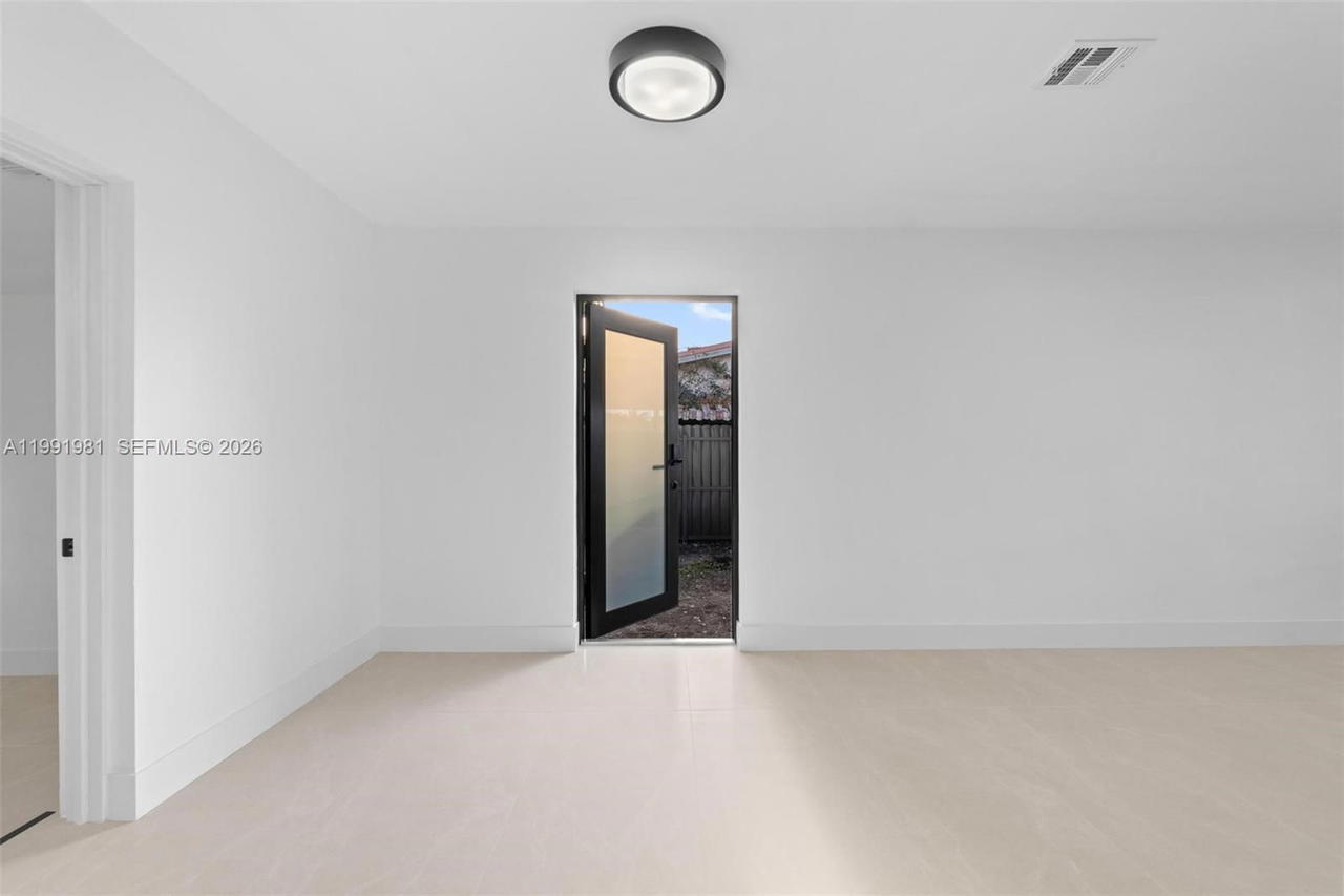 Real estate property located at 7570 Venetian St, Broward, Miramar Sec 9, Miramar, FL
