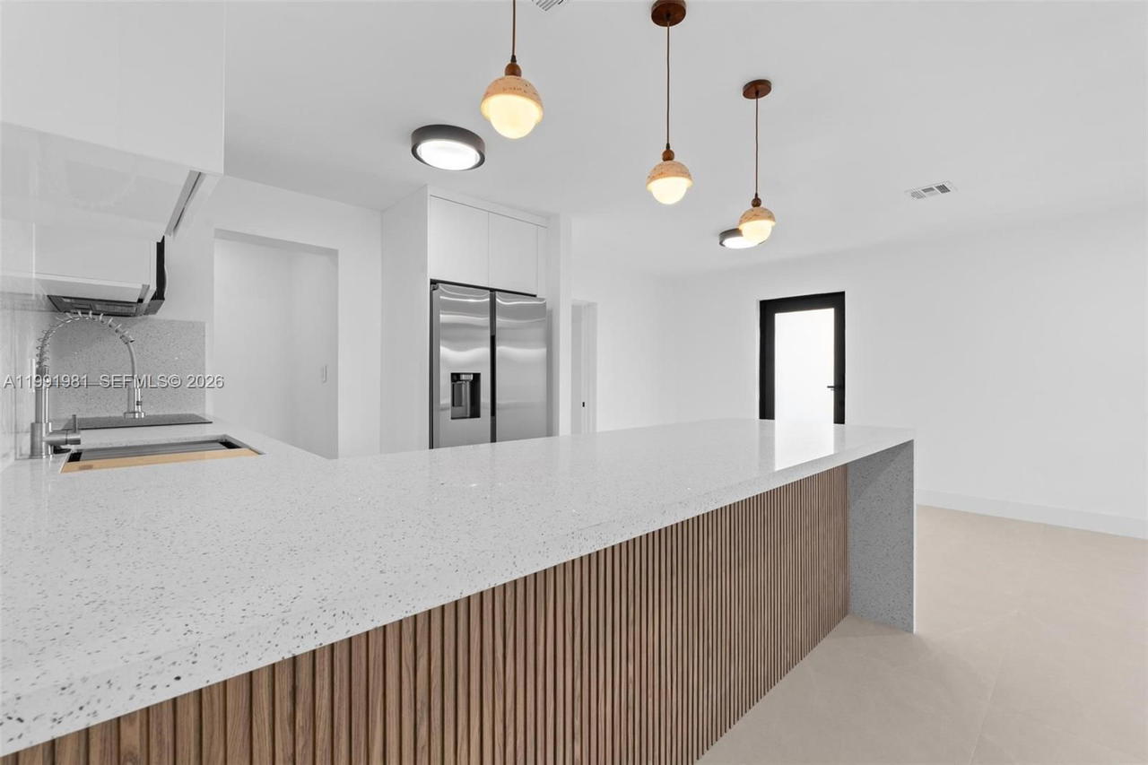 Real estate property located at 7570 Venetian St, Broward, Miramar Sec 9, Miramar, FL