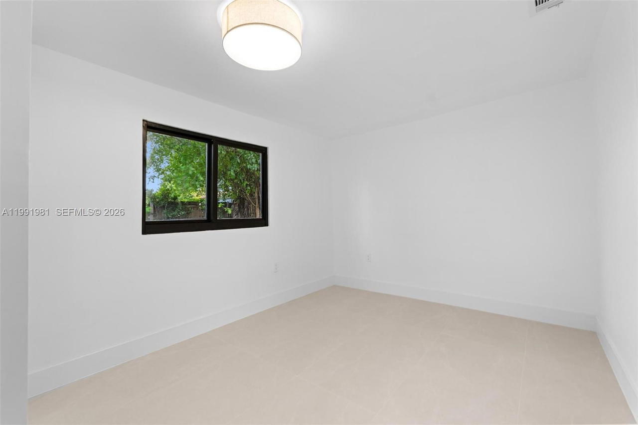 Real estate property located at 7570 Venetian St, Broward, Miramar Sec 9, Miramar, FL