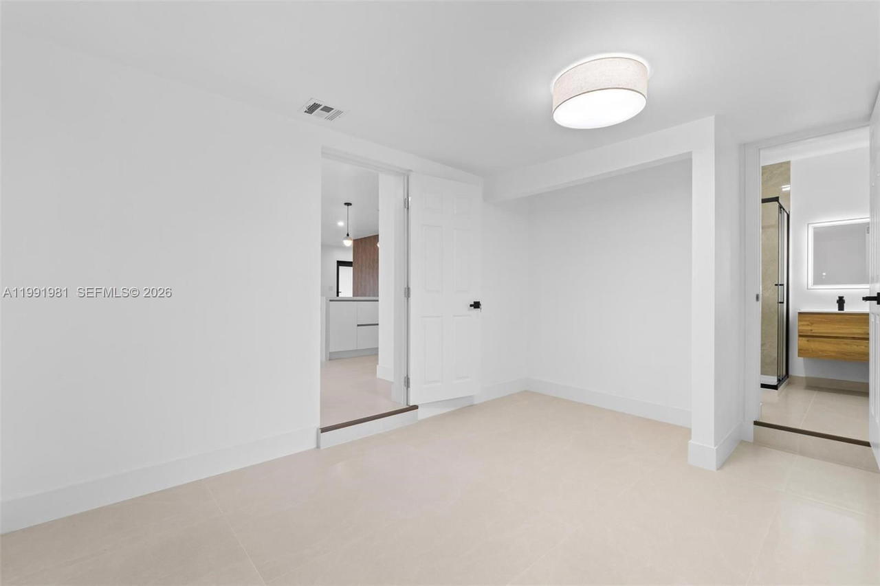 Real estate property located at 7570 Venetian St, Broward, Miramar Sec 9, Miramar, FL