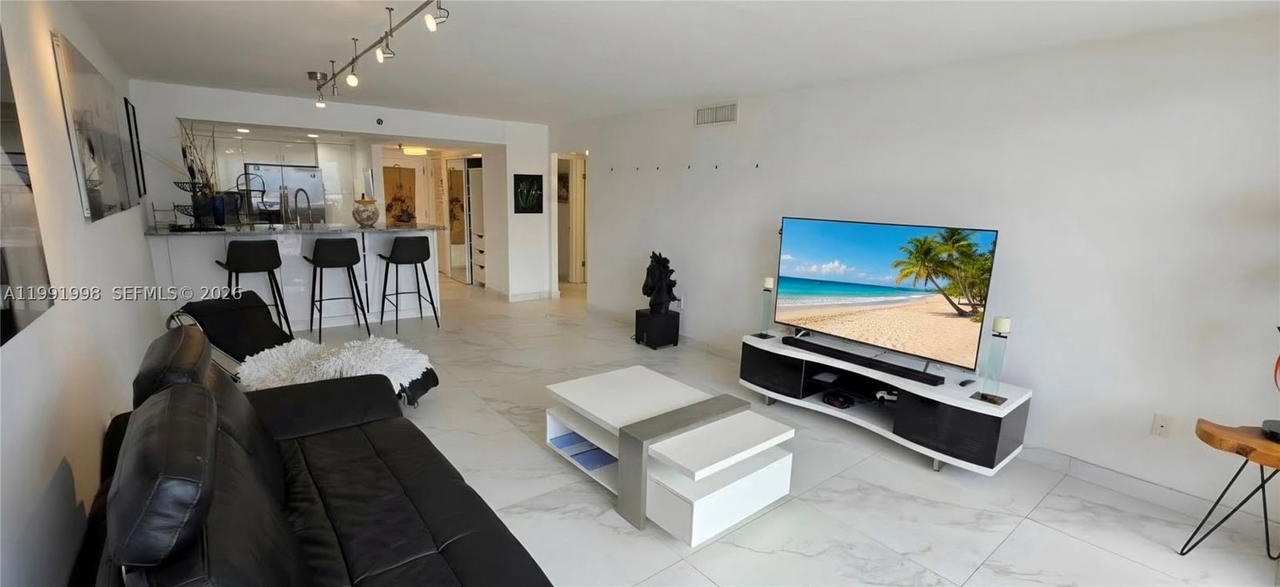 Real estate property located at 17900 Bay Rd #408, Miami-dade, Eden Roc Condo, Sunny Isles Beach, FL